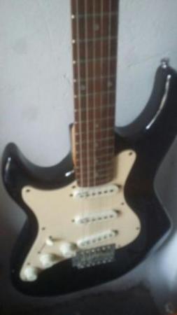 Guitarra strinberg canhota by u.s.a ou troco